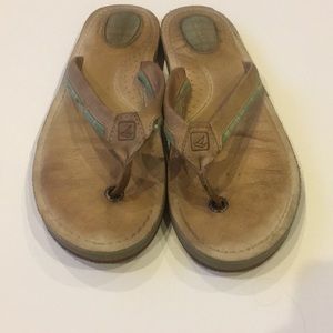 Sperry Top-sider flip flops